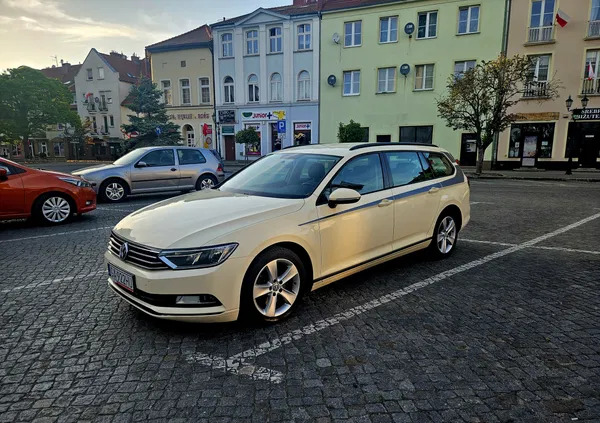 volkswagen passat Volkswagen Passat cena 36999 przebieg: 380000, rok produkcji 2015 z Góra